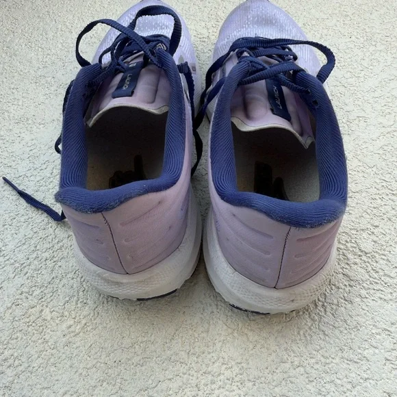 Brooks launch 9 running sneaker - Picture 2 of 5